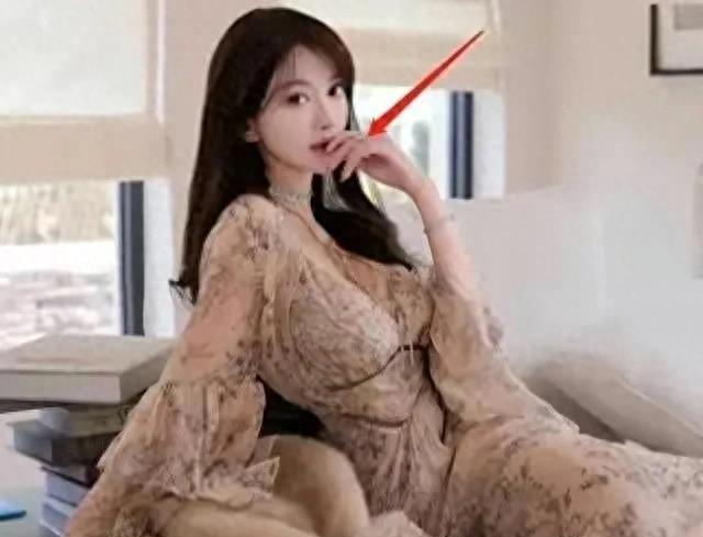 黄晓明求婚成功了?叶柯高调晒出钻戒和红玫瑰,再添实锤!