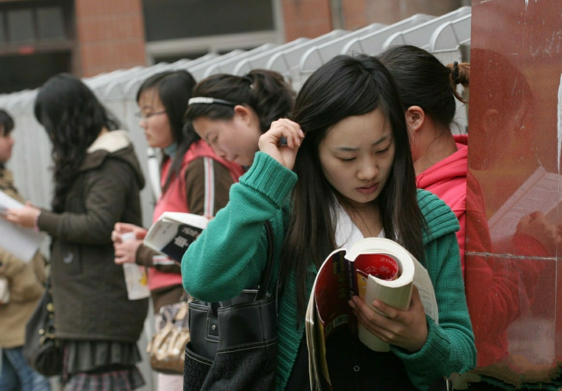 特殊公务员下半年招录时间已出，计划招聘4500人，往届生也可报