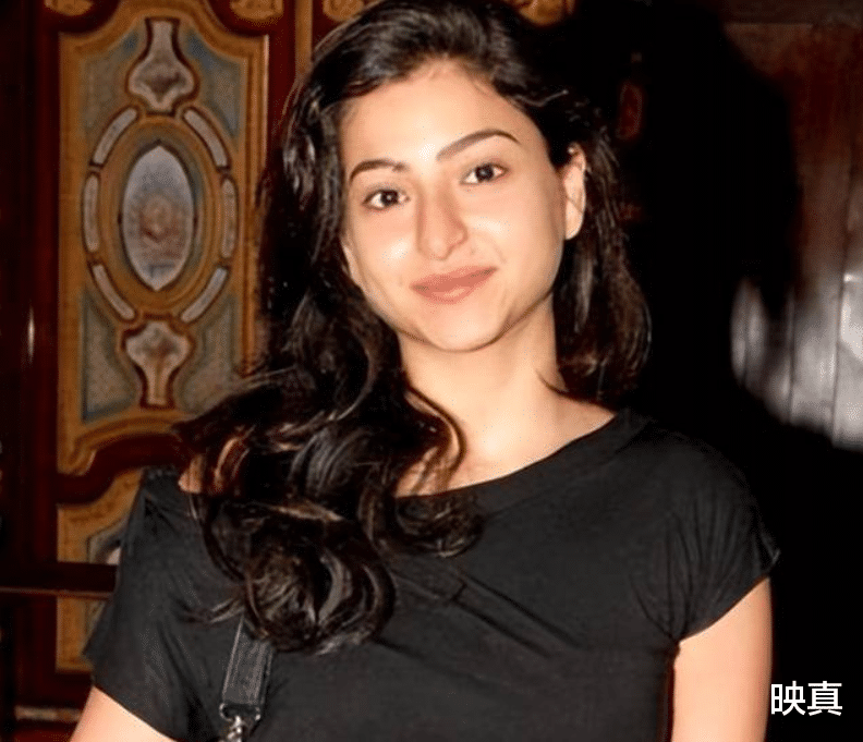 中国厨师小伙苦追印度著名女星,9年坚持终于抱得美人归