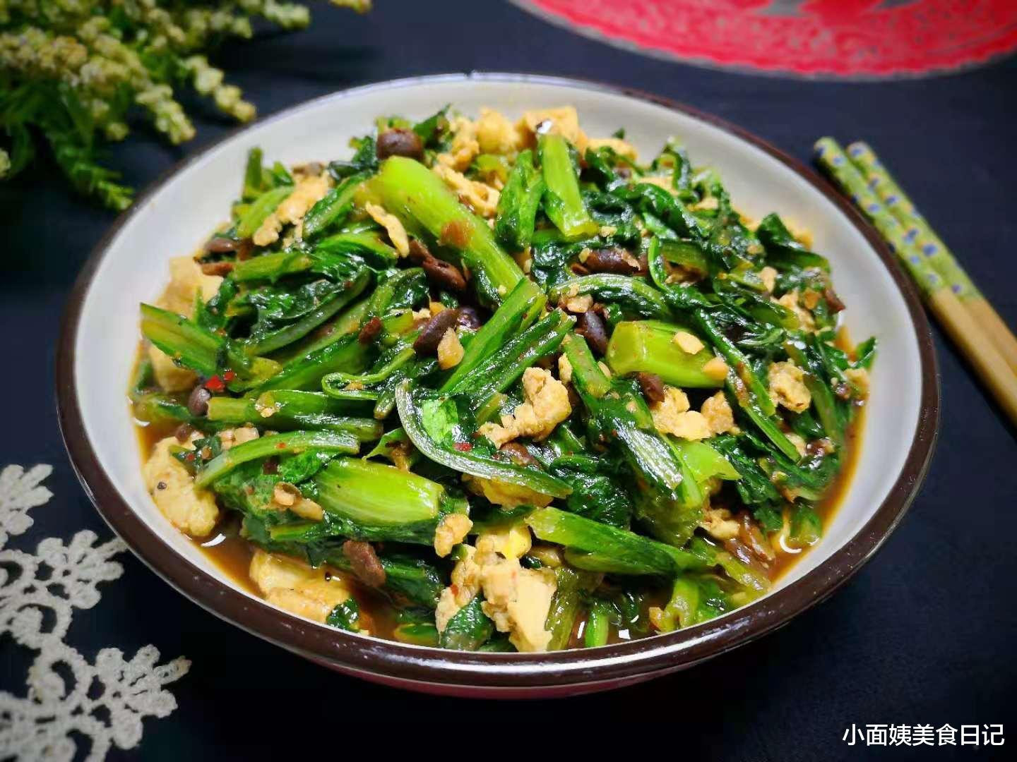 油麦菜|深秋，菠菜油菜不如这菜，分享4道营养做法，润燥降火，鲜嫩可口，味美下饭