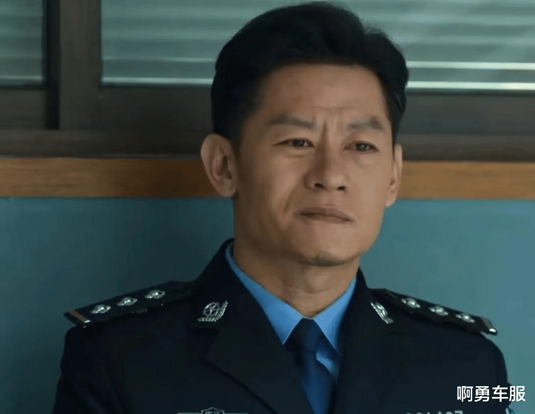 安欣|《狂飙》:横跨21年从三级警司到一级警督,安欣的警衔是否合理?