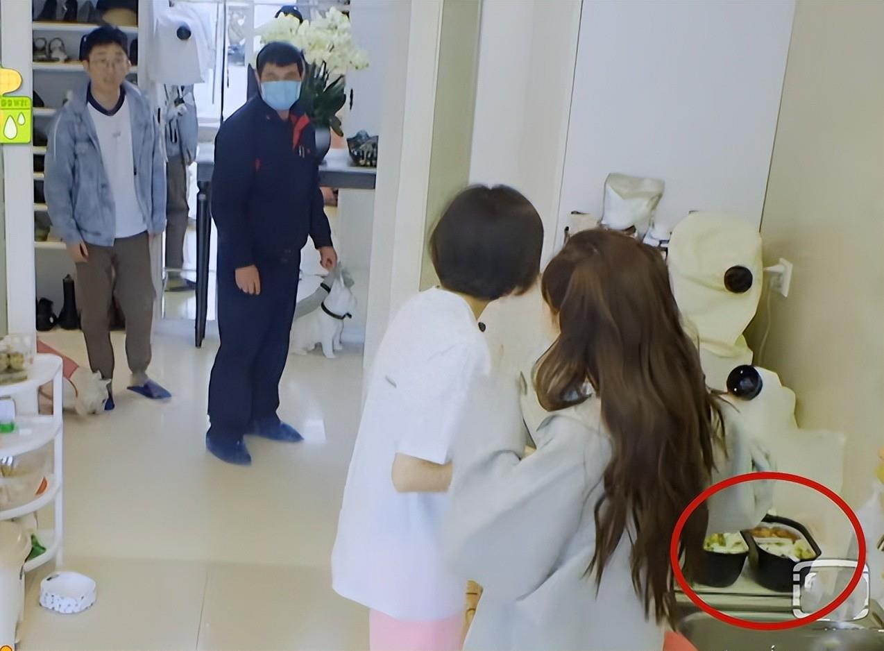 不会烧水，不会穿鞋，自以为很红，娱乐圈的“巨婴们”尴尬又好笑