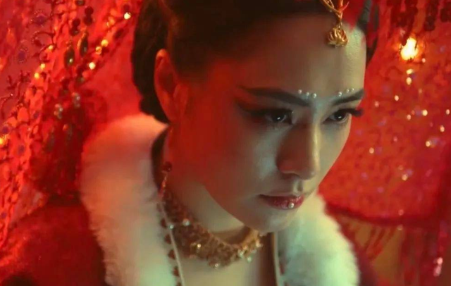 于荣光|观众不再给于荣光“留面子”:时代抛弃你的时候,连招呼都不会打