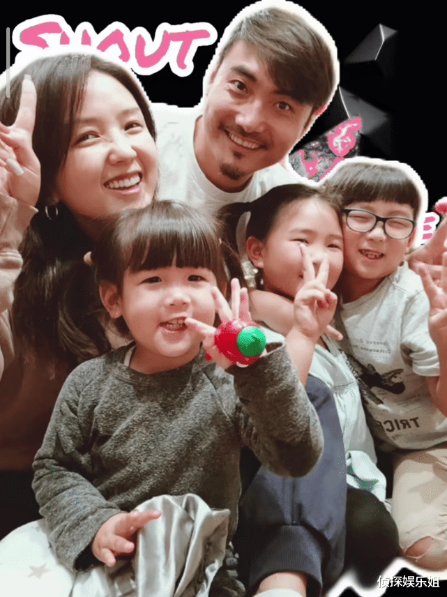 何洁|何洁新年首晒全家福,三个儿女长大了都像妈妈,一家五口超幸福