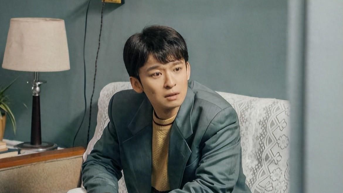 董子健离婚后，再次现身竟少年感十足，网友表示：建议妆发焊脸上