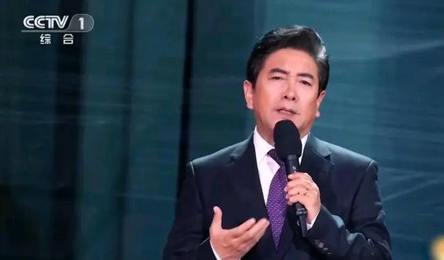 被称作“央视渣男”,骂他滚出主持界!是什么让他被全民网暴?