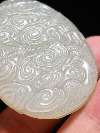 清乾隆 和田玉籽料 白玉 云龙纹 玉牌