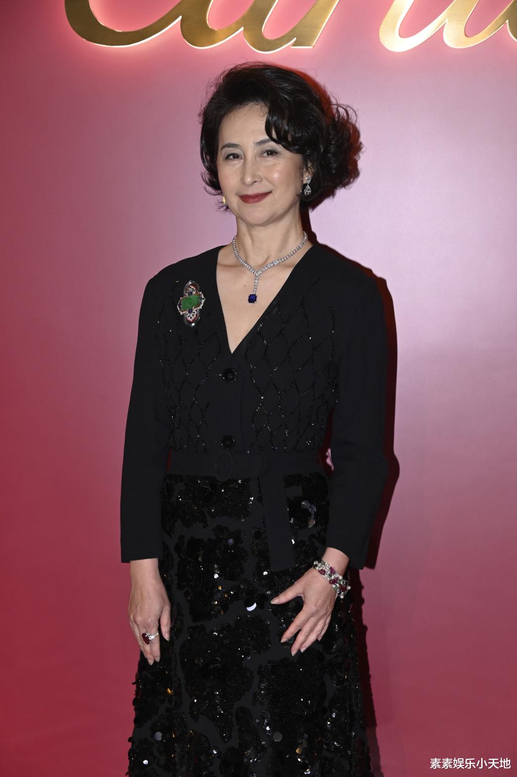 大S|莫文蔚中式旗袍带老公参加珠宝展，何超琼杨紫琼尽显高贵