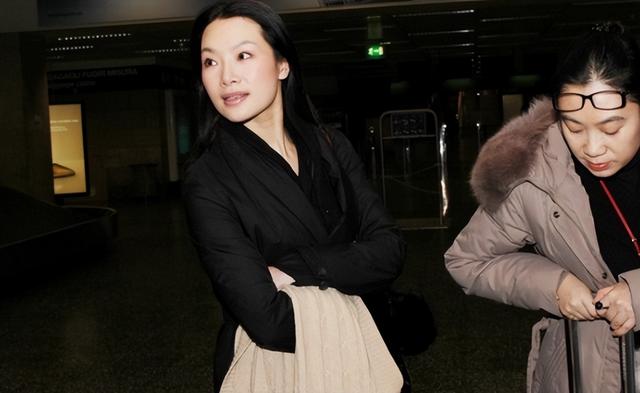 破·局|她被誉为军中花仙子，连续15年上春晚，男友患癌离世，52岁仍单身