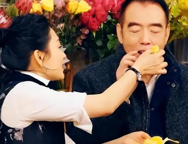 许晴和华晨宇恋情曝光引发热议,华晨宇大胆表示 我们很相爱!