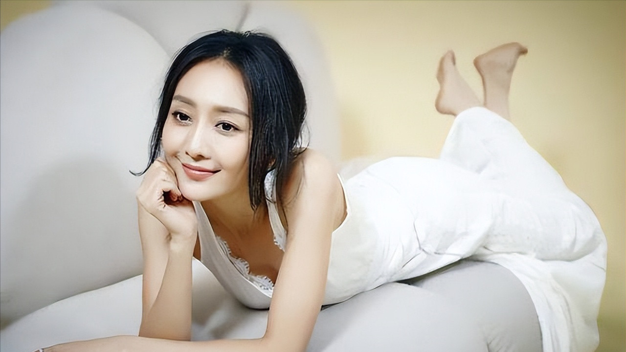 现世报来了，40岁王鸥丑闻遭到曝光，这一次“底裤”都被扒光了