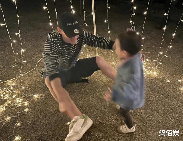 林峰|张馨月一家三口返港,幸福晒老公送的小礼物,林峯被指抠搜引热议