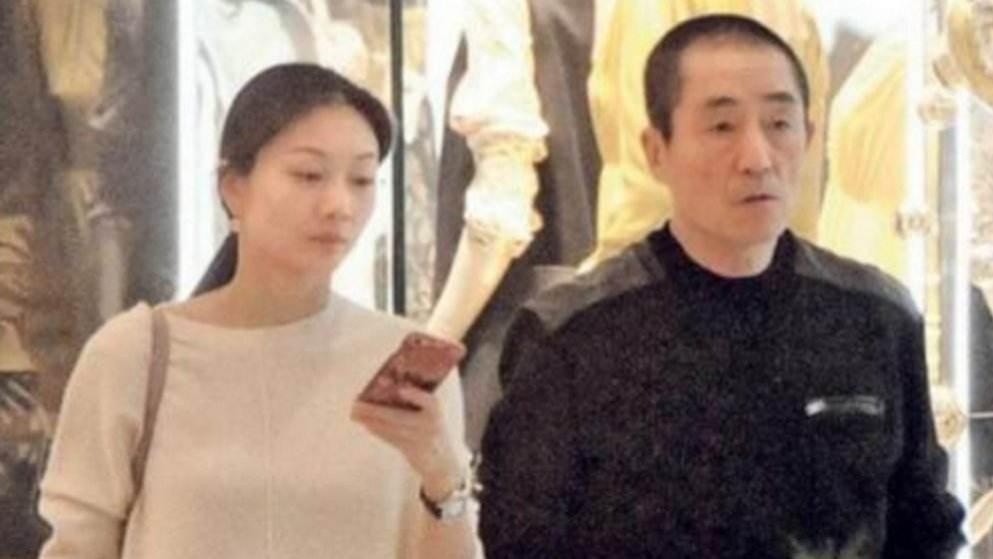 张艺谋|岳母比自己小了11岁！张艺谋：给她尽孝也能坦然