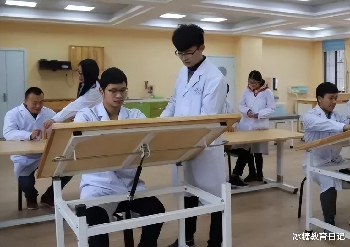 情感|多地三甲医院招聘遇冷，多个编制类岗位无人报名，原因出乎意料