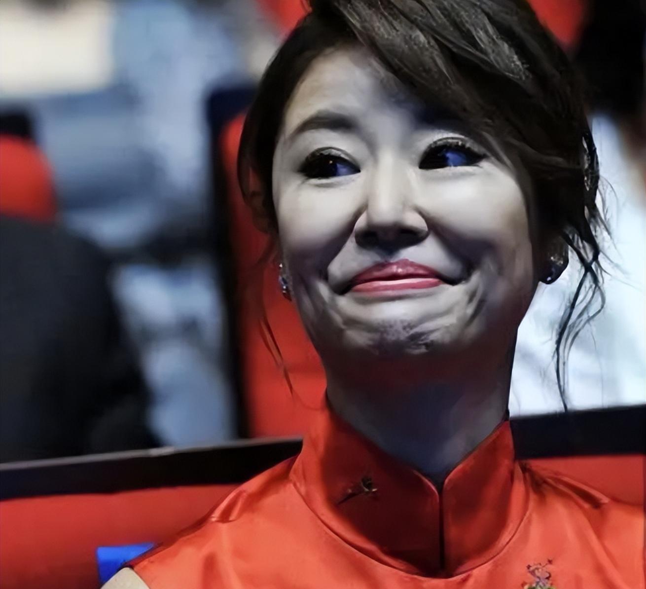 生图|15位女星生图曝光!痘坑脸、肤色暗沉,明星滤镜碎了一地