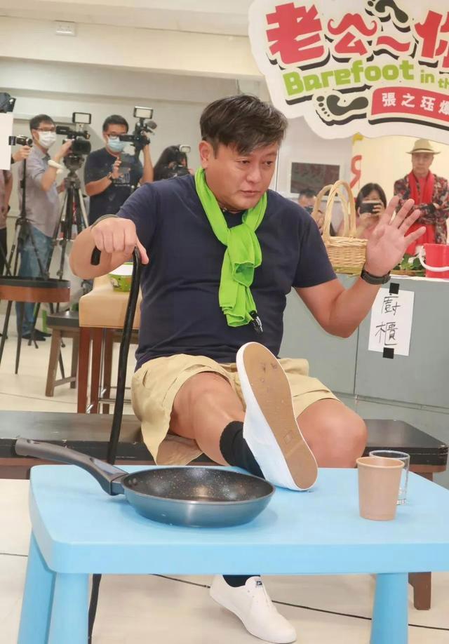 近日到内地商演,并拍摄了一条宣传片,片中魏骏杰身材明显发福走样,与