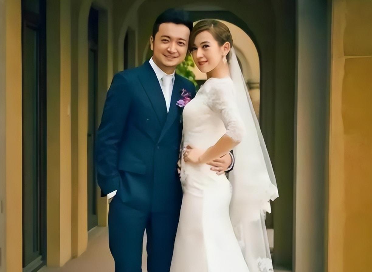 尼格买提|央视主持尼格买提离婚!因父母催生致妻子不满,深夜发文疑斥女方