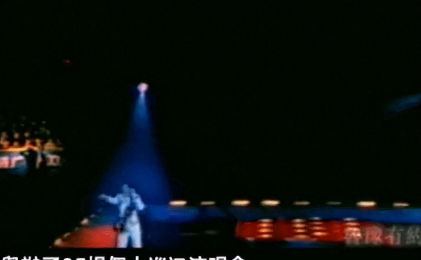 费翔|春晚“第一美男”,首次登台被封杀14年,年过60至今未婚!