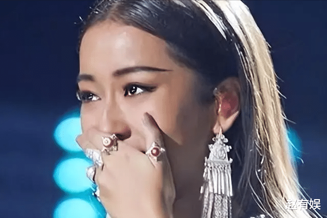 吉克隽逸|吉克隽逸:卖惨炫富当小三,立了10年的“淳朴”人设,终于崩塌了