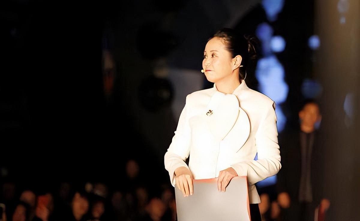 黄菡|这真的是《非诚勿扰》的黄菡吗，7年后现身，容貌苍老已经认不出