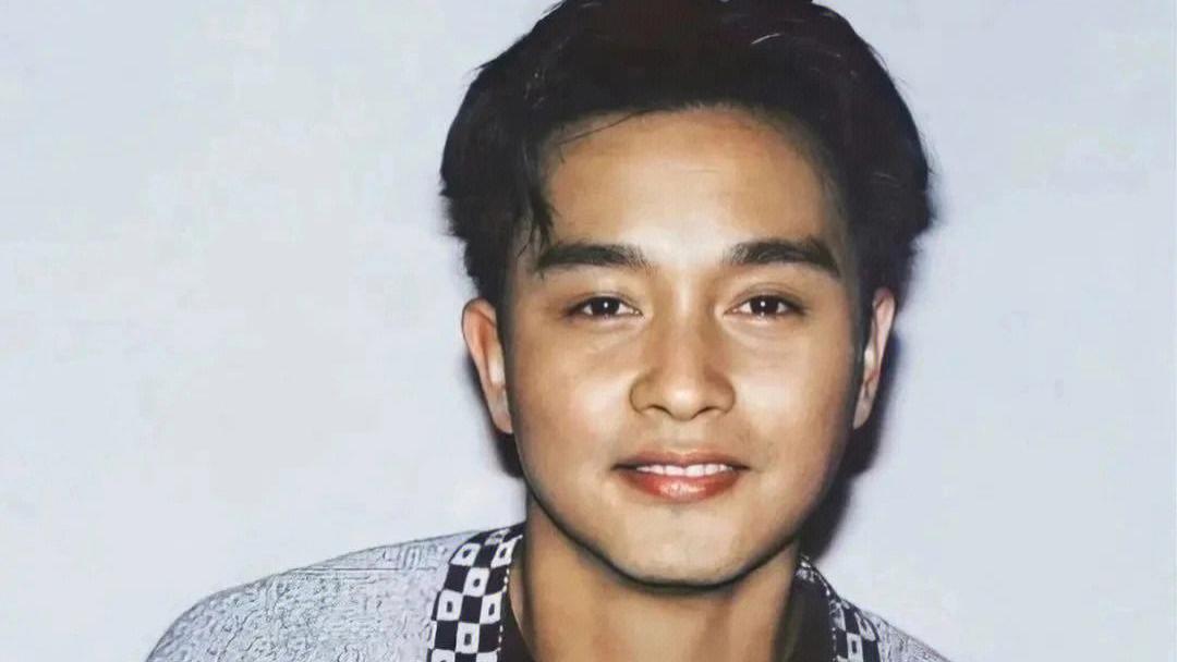 一张38年前张国荣的结婚照，女主声称：“我已经嫁给了他”