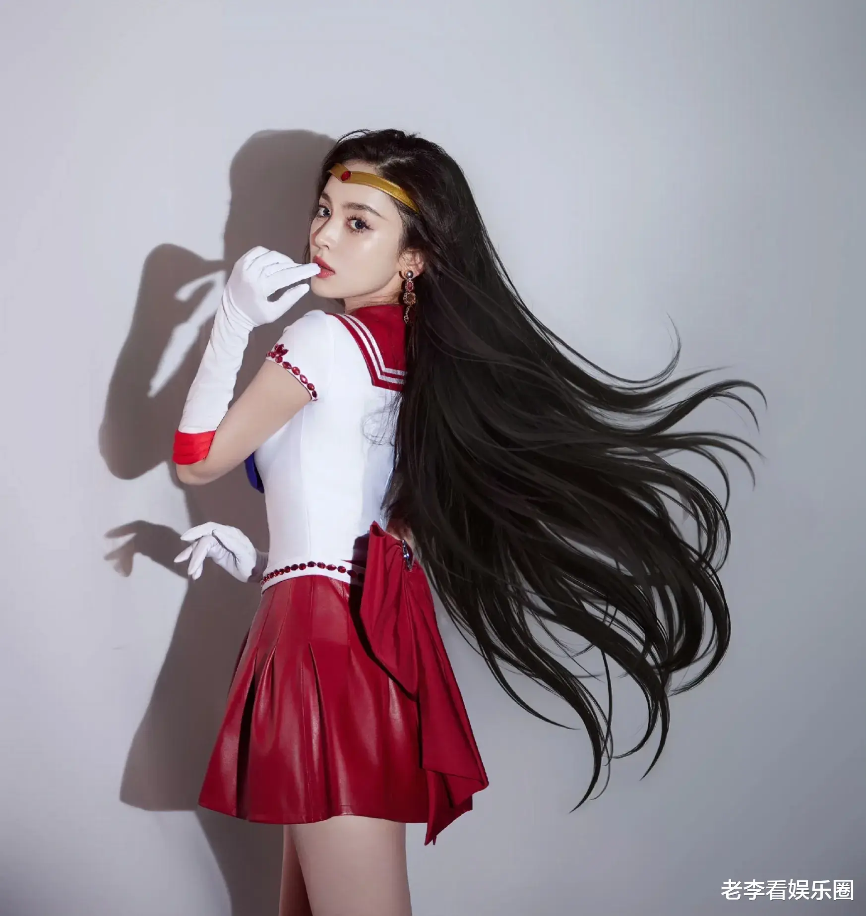 杨超越化身美少女战士,有人想到了关晓彤,有人想到了刘翔