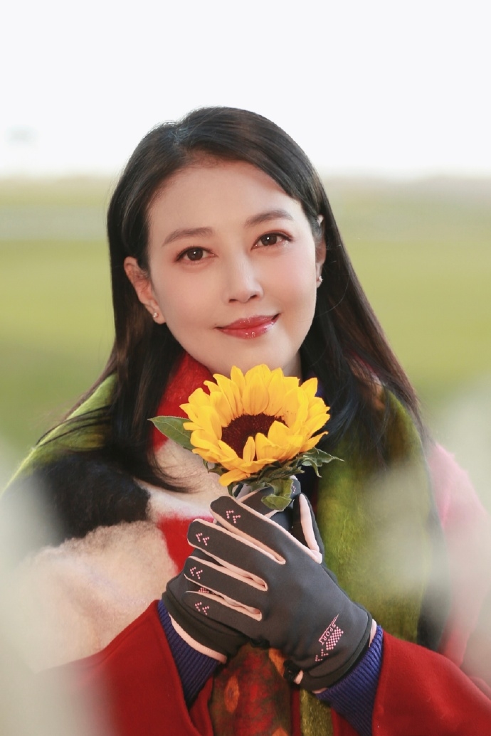 周海媚生前最后一次公开亮相,参加电影周活动,妆容精致少女十足