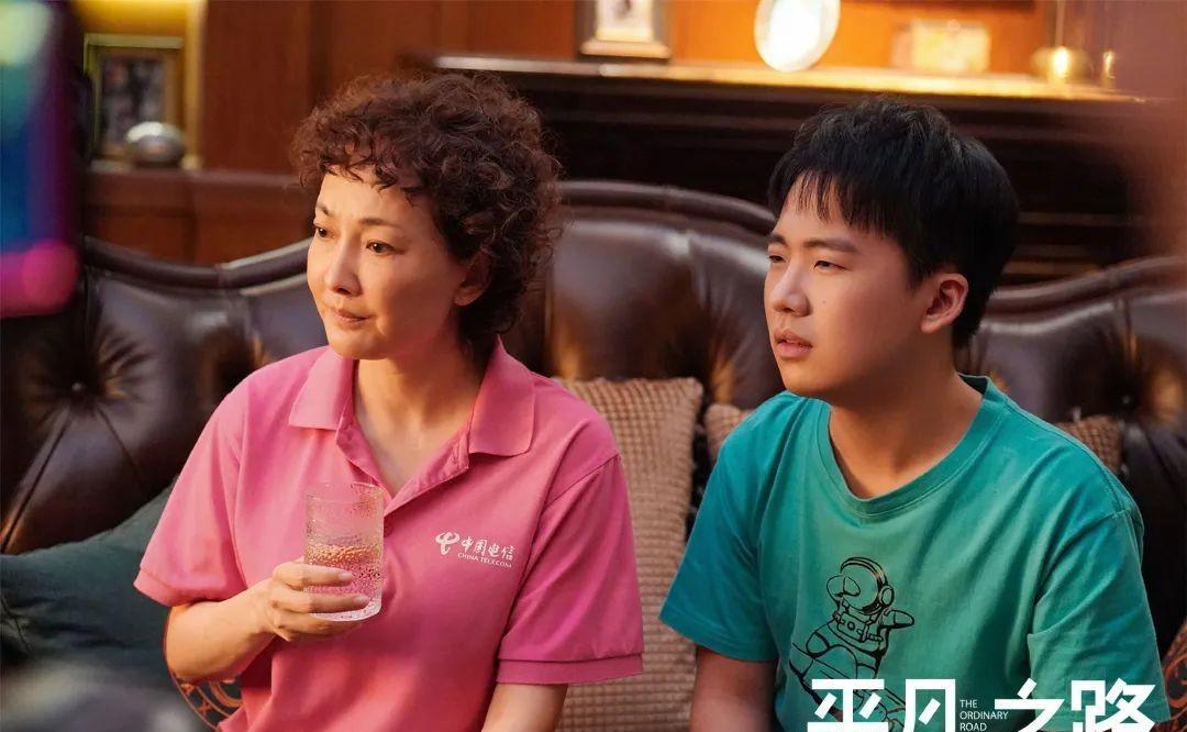 |连续两天收视第一,拍出真实打工人