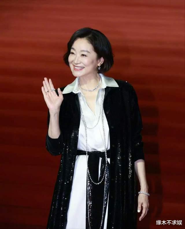 第60届金马奖：林志玲日系风认不出，林青霞珠光宝气如东方不败