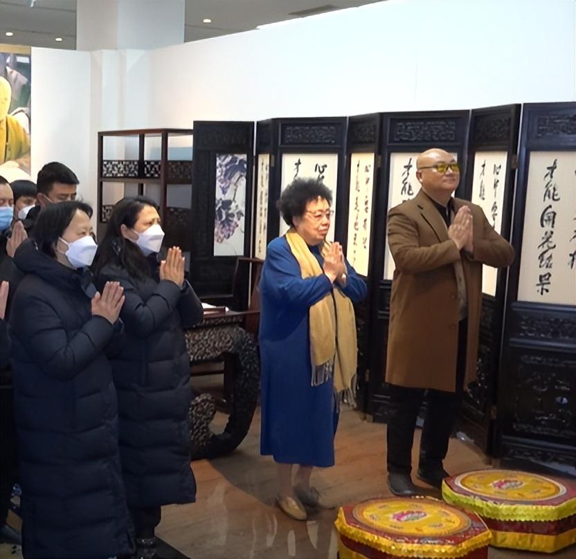 陈丽华|迟重瑞夫妻为大师举办追悼会，陈丽华悲痛哭泣，迟重瑞递纸搀扶满