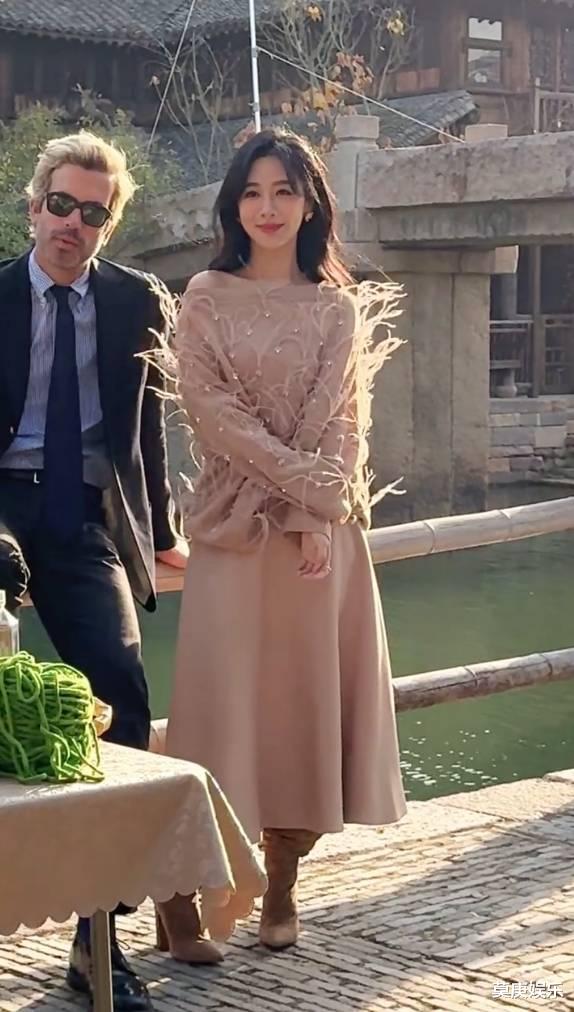 31岁杨紫真实近照曝光,鼻孔外翻脸部僵硬,疑似医美后遗症严重