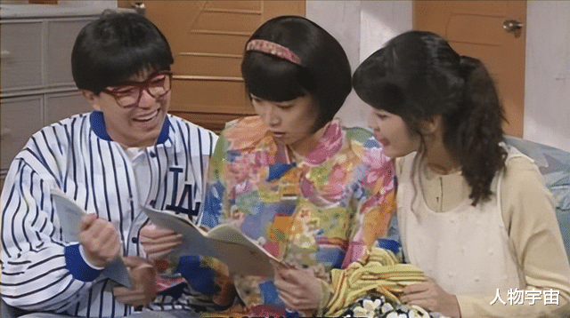 他香港名校出身,跟郭富城同学,父母羞去电视台看他,仍追演艺梦