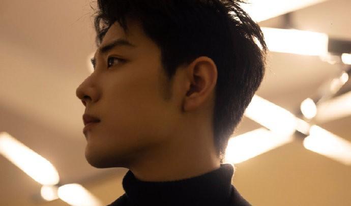 告诉内娱一个恐怖故事:断层顶流肖战,还在上升期呢!