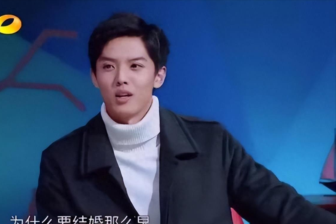 22岁英年早婚，为挣学费进入娱乐圈，他活成了小说里的男主角