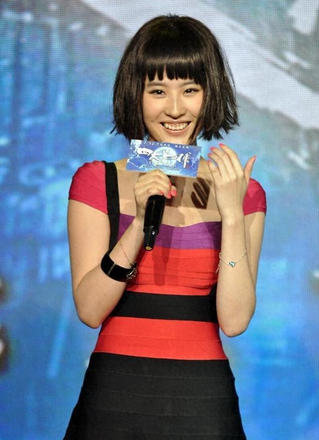 刘亦菲尝试减龄造型：剪娃娃头和刘海，从神仙姐姐变成了甜美少女