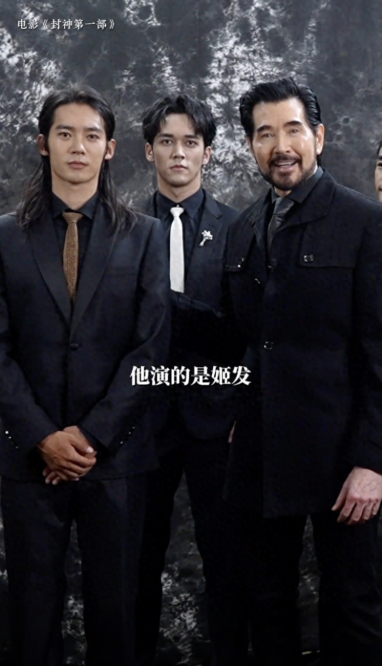 不老男神费翔,他的出现,总会让女生的眼里充满爱意和崇拜