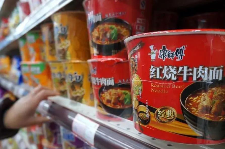 热干面|康师傅“劲敌”诞生!中国泡面界迎来“新物种”,吃货们纷纷喜新厌旧