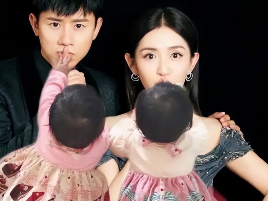 张杰发夫妻合照庆结婚12周年!谢娜喝酒甜笑,张杰宠溺摸老婆头发