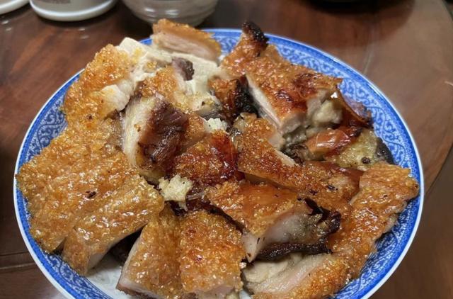 广西|四川女子远嫁广西,五一做一桌菜,婆家人却不领情:饿急眼也不吃