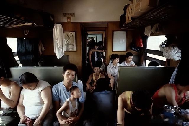 春晚|80年代的春节：春晚必不可缺，杀猪都是亲自上场，有你的记忆吗？