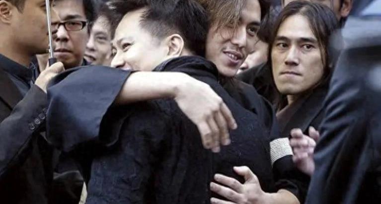 陈楚河|当众表演“侵犯”戏码，看女嘉宾像选妃，这些综艺吃相太难看了