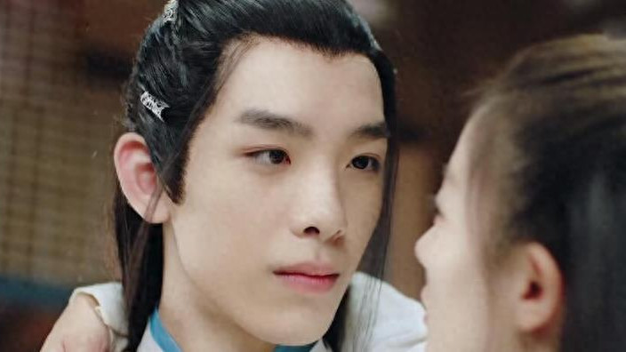 当代资本审美与煤老板审美哪个更高级？同一角色对比下，差距明显