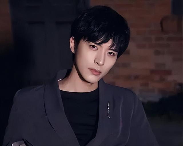 |娜扎被曝圣母心泛滥，与徐开骋分手后仍死缠烂打，还给他找工作