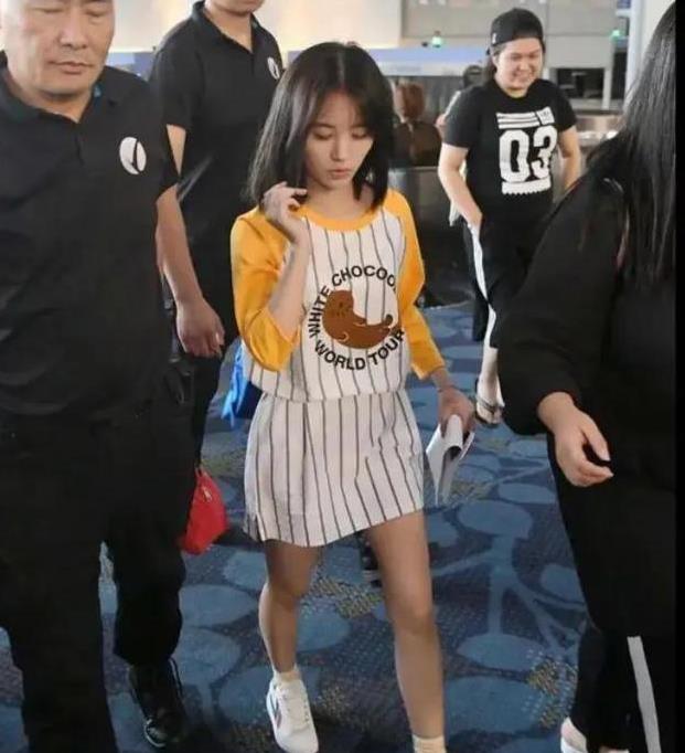 生图|15位女星生图曝光!痘坑脸、肤色暗沉,明星滤镜碎了一地