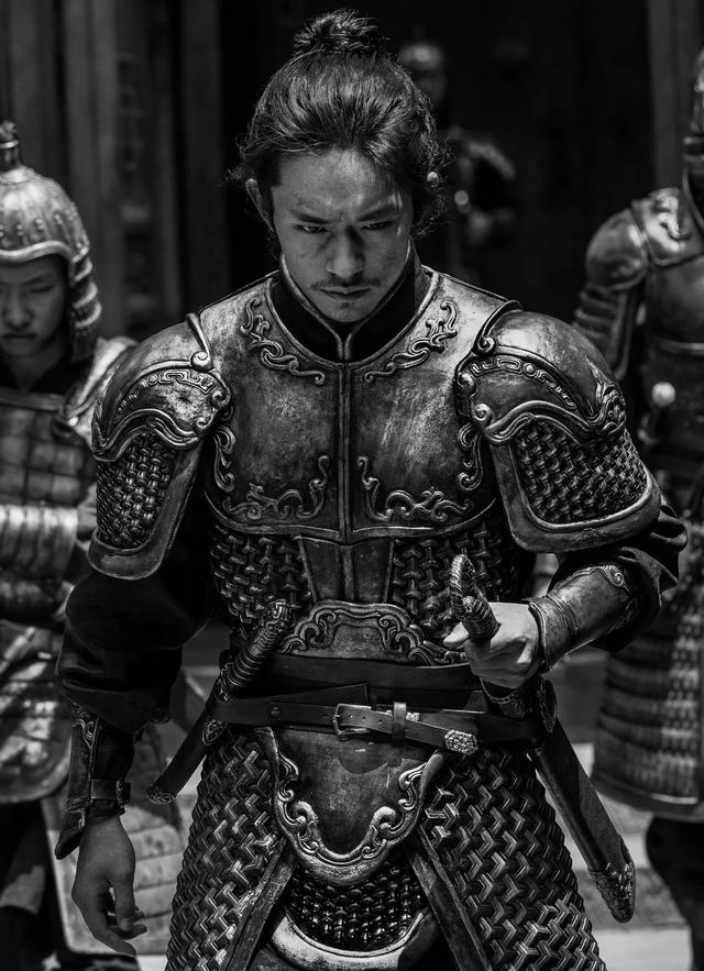 TFBOYS演唱会垃圾遍地,纸巾、荧光棒、空瓶子,周迅评:看看鹿晗