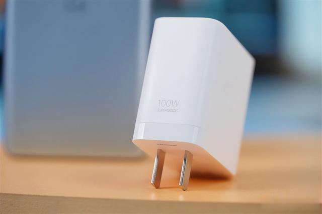 一加科技|全球首发1.5K灵犀触控屏！一加Ace 2图赏