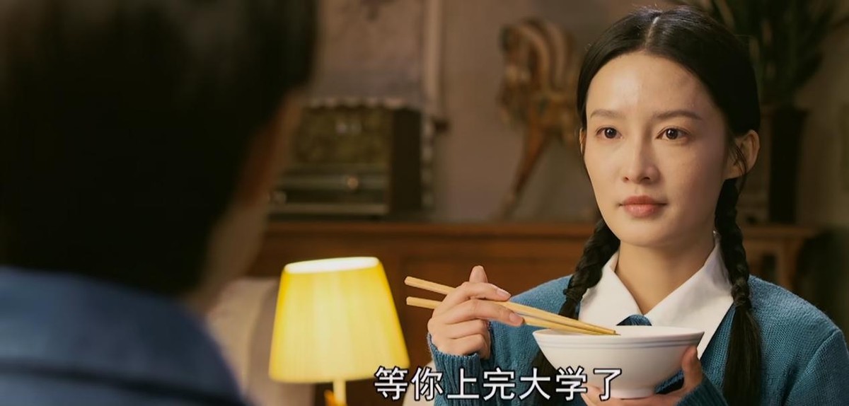 李沁|一碗西红柿鸡蛋面,将李沁在《梦海》里的窘境,体现得淋漓尽致