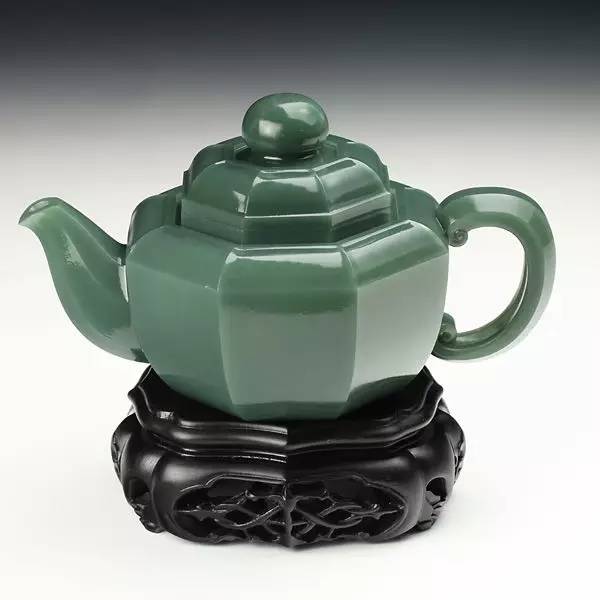 三大美玉典范:碧玉、墨玉、黄玉