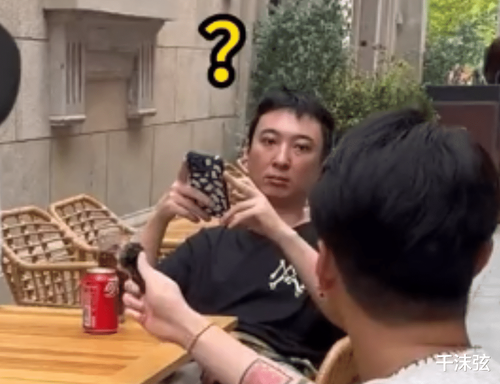 |王思聪街头接受采访，与已婚宝妈约会7天，送对方女儿50万奢品