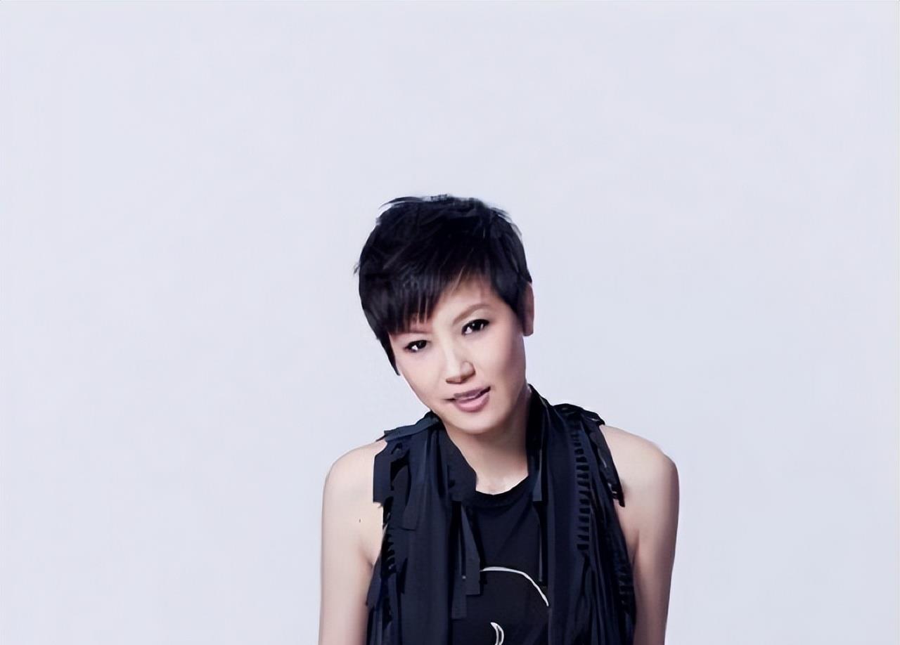 “港独”分子何韵诗，到了该清算她的时候了